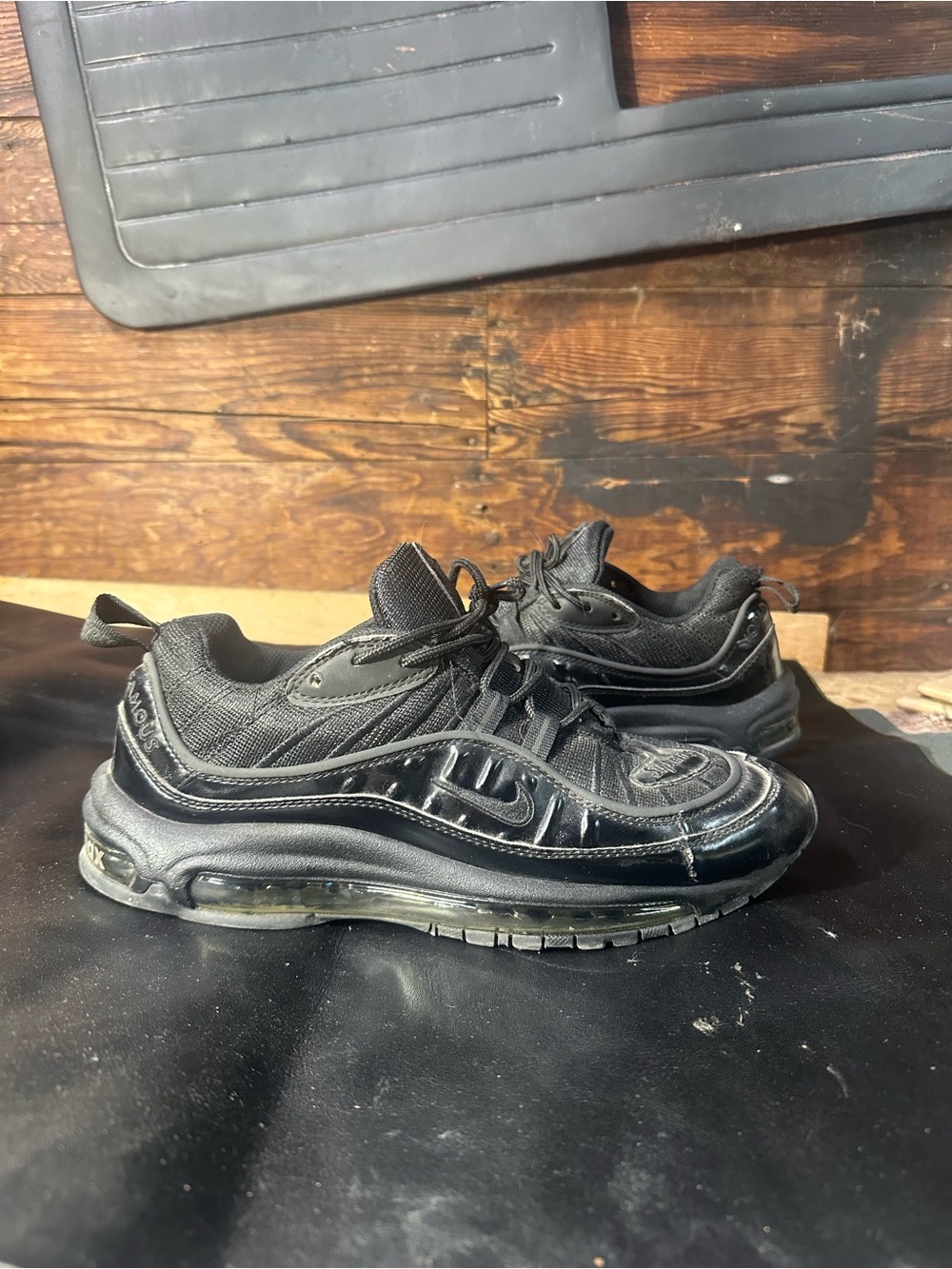 Nike Men's All-Black Air Cushion Sneakers
